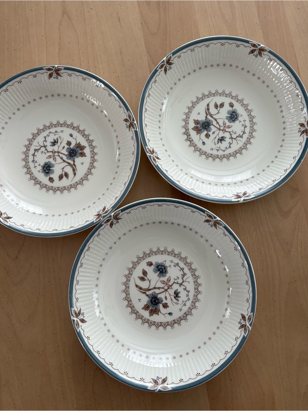 Royal Doulton Old Colony Sugar/Creamer & 3 Bowls. Made In England. See Photos. - Picture 3 of 14